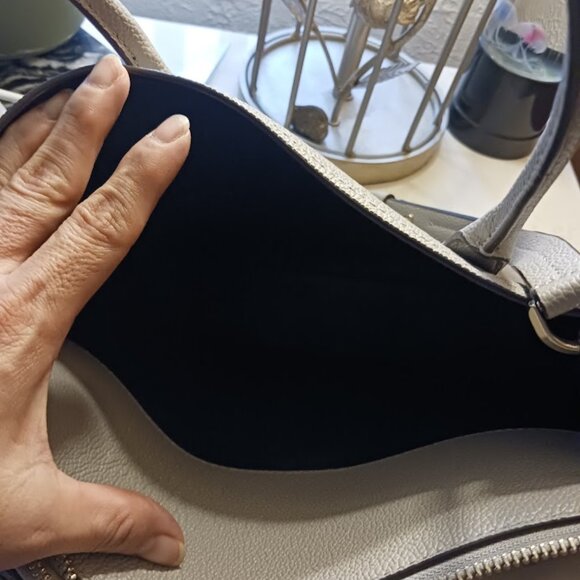 Kate Spade Cross Body purse or handbag beige color Good condition - Picture 6 of 11